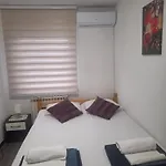 Sun - Free Garage, Air Conditioner In Rooms, Garden *