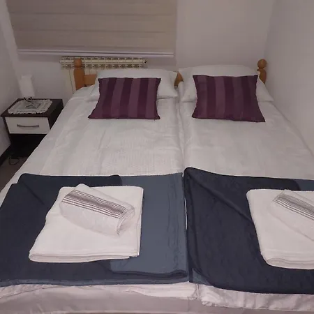 Apartment Sun - With A Free Garage And Garden With A Bbq Sarajevo