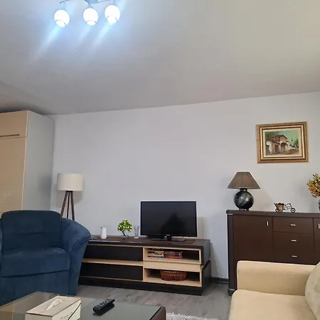 Sun - With A Free Garage And Garden With A Bbq Apartment *