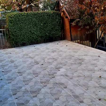 Sun - With A Free Garage And Garden With A Bbq Apartment