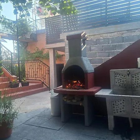 Apartment Sun - With A Free Garage And Garden With A Bbq