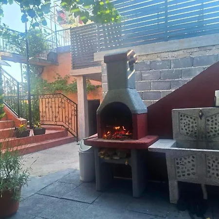 Sun - With A Free Garage And Garden With A Bbq * Saraievo