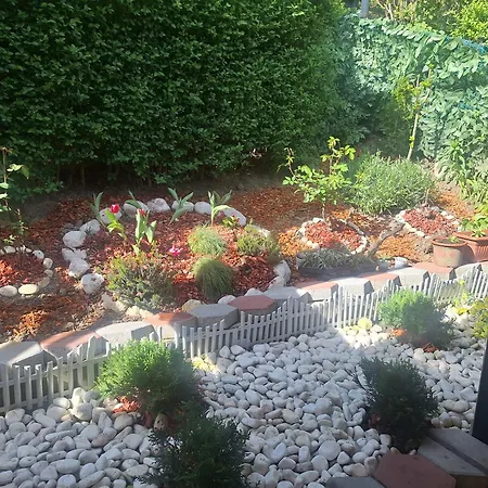 Sun - Free Garage, Air Conditioner In Rooms, Garden *
