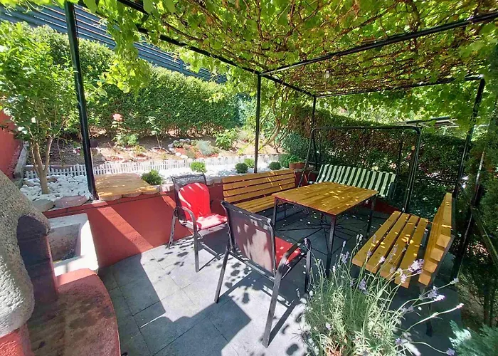 Sun - Free Garage, Air Conditioner In Rooms, Garden * Saraievo