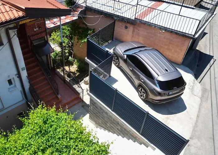 Sun - Free Garage, Air Conditioner In Rooms, Garden Apartamento Saraievo