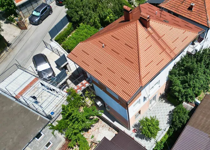 Sun - Free Garage, Air Conditioner In Rooms, Garden Saraievo