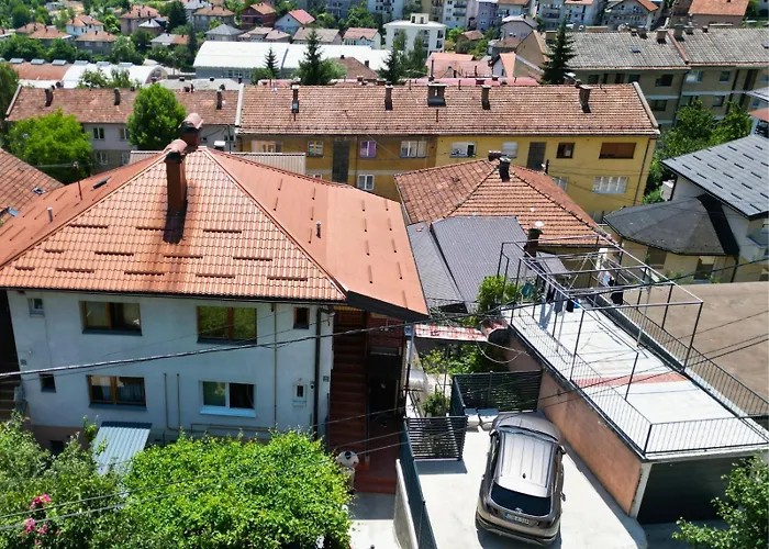 Sun - Free Garage, Air Conditioner In Rooms, Garden * Saraievo