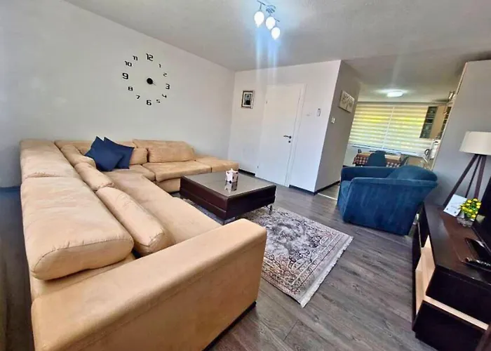 Apartamento Sun - Free Garage, Air Conditioner In Rooms, Garden