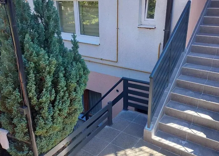 Sun - Free Garage, Air Conditioner In Rooms, Garden Apartamento Saraievo